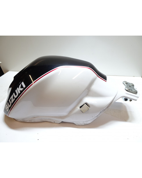 Suzuki SV650, bränsletank 2