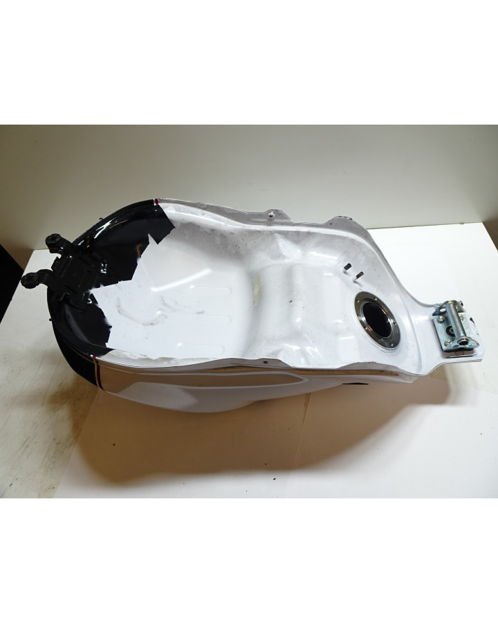 Suzuki SV650, bränsletank