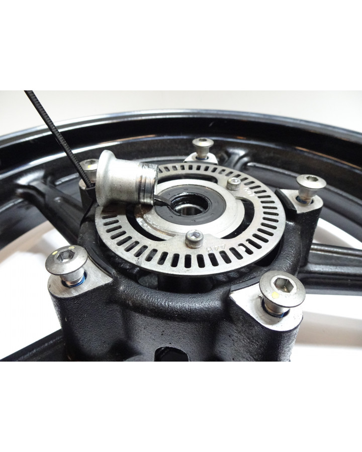 Suzuki SV650, framfälg