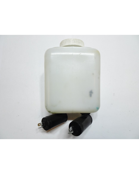 Casalini M20, spolarvätskebehållare