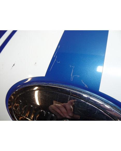 Microcar M8, motorhuv