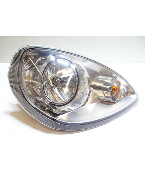 Microcar MGO, framlykta höger