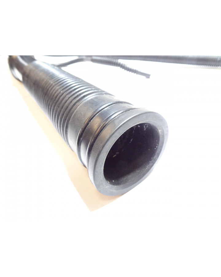 Ligier JS60, bränslepåfyllningsrör