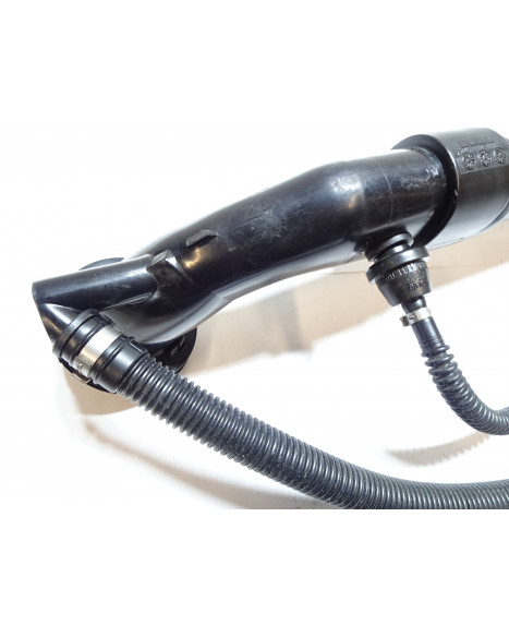 Ligier JS60, bränslepåfyllningsrör