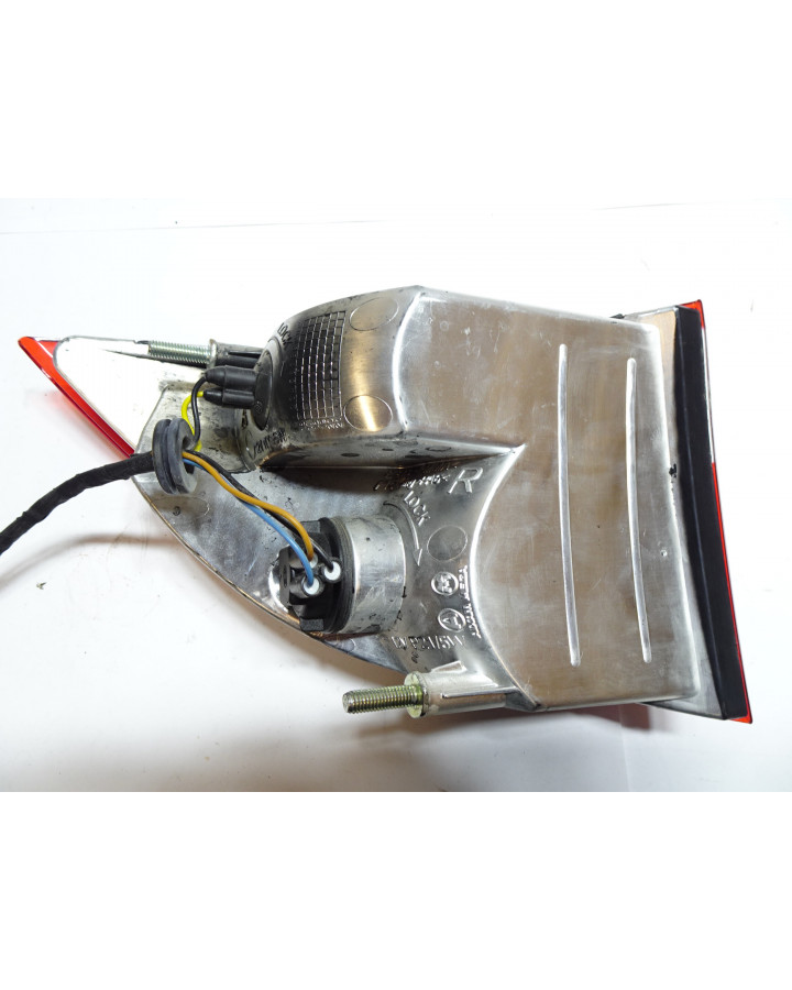 Aixam S9, baklykta höger