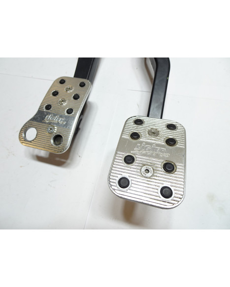 Ligier JS60, pedalställ