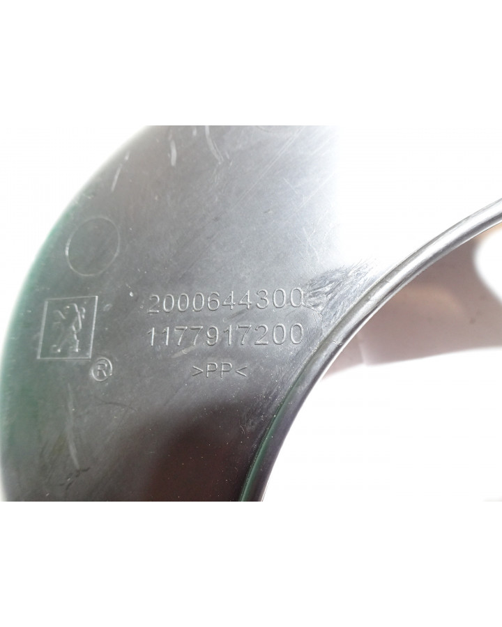 Peugeot Kisbee, innerkåpa fram