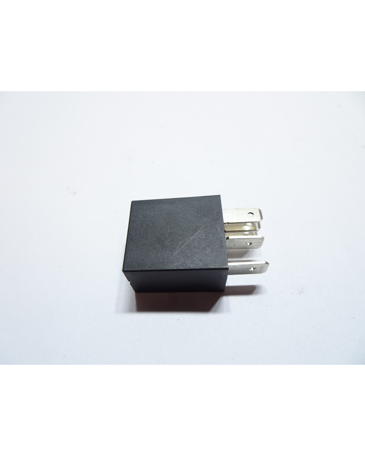 Peugeot Kisbee, relä