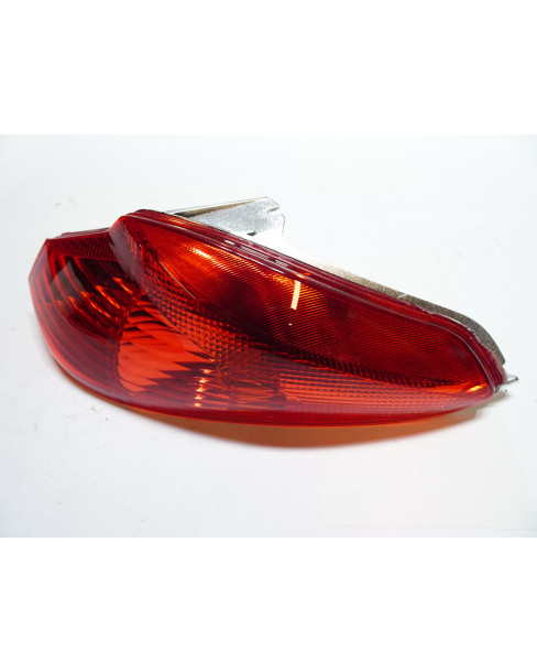 Piaggio X7, baklykta höger 2