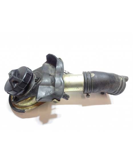 Suzuki VL 1500 LC Intruder, bränslepåfyllningsrör