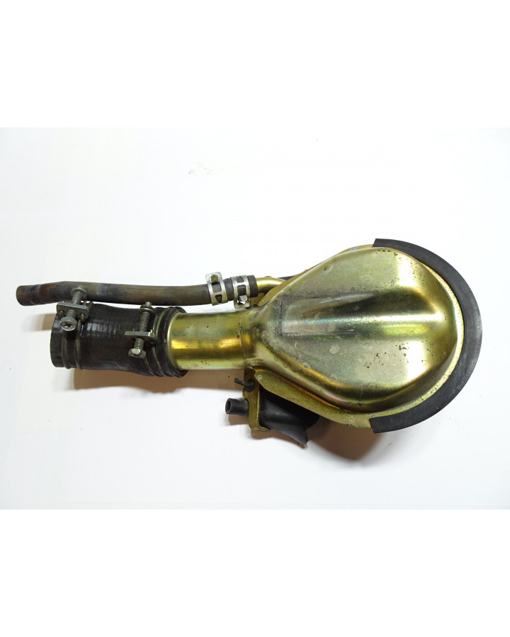 Suzuki VL 1500 LC Intruder, bränslepåfyllningsrör