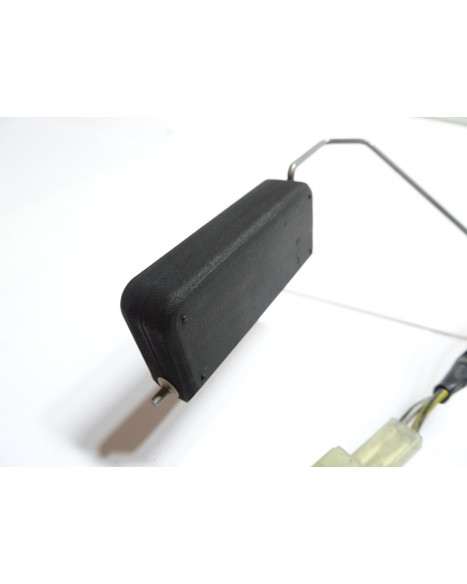 Suzuki VL 1500 LC Intruder, bränslenivågivare