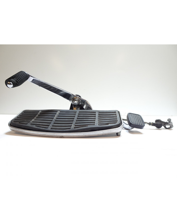 Suzuki VL 1500 LC Intruder, fotplatta vänster...