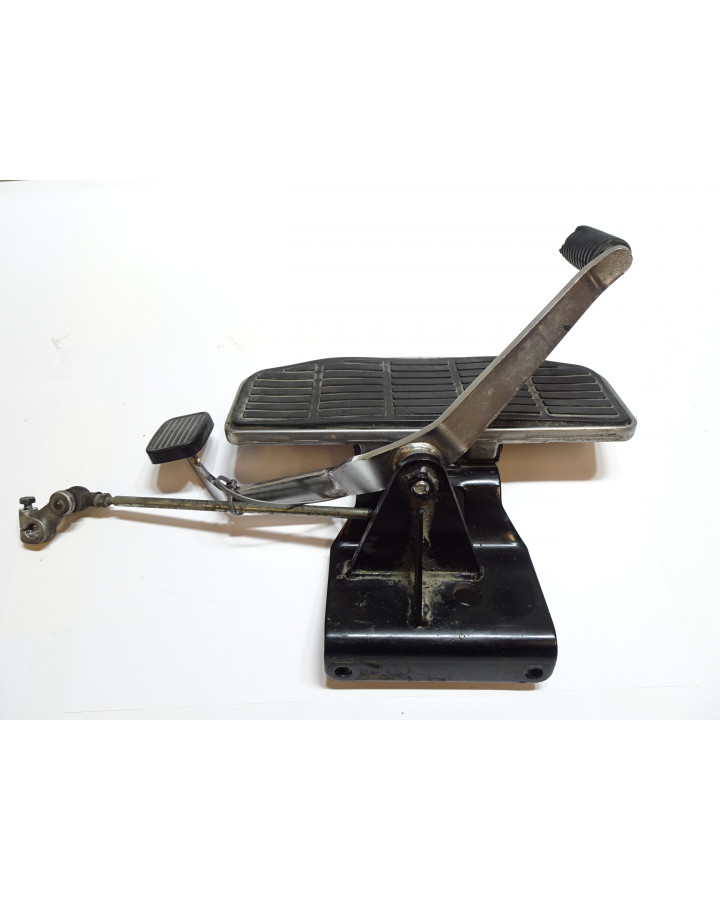 Suzuki VL 1500 LC Intruder, fotplatta vänster...