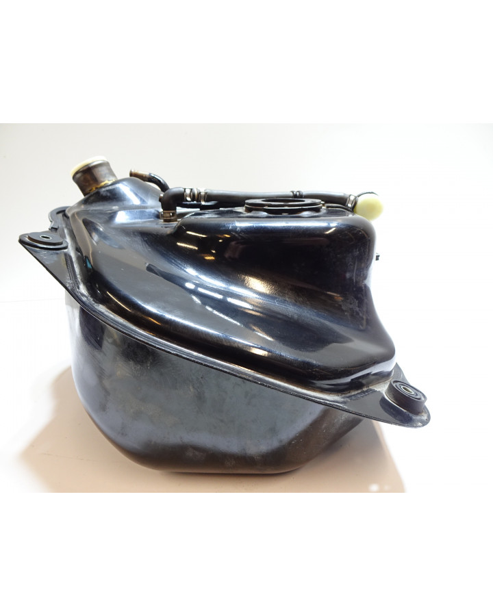 Suzuki VL 1500 LC Intruder, bränsletank