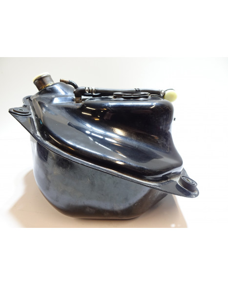 Suzuki VL 1500 LC Intruder, bränsletank