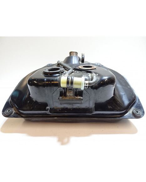 Suzuki VL 1500 LC Intruder, bränsletank