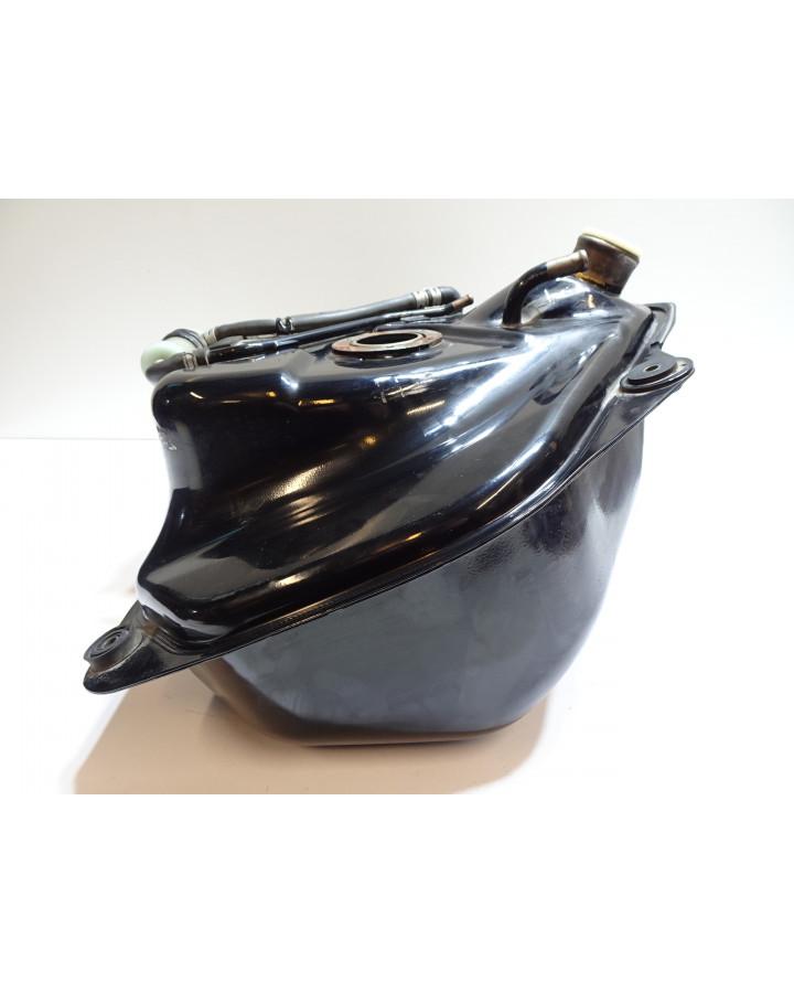 Suzuki VL 1500 LC Intruder, bränsletank