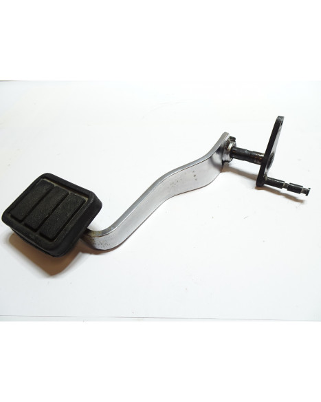 Suzuki VL 1500 LC Intruder, bromspedal