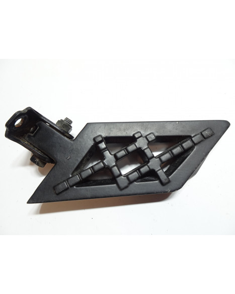 Peugeot Kisbee/Streetzone, passagerarfotpinne vänster