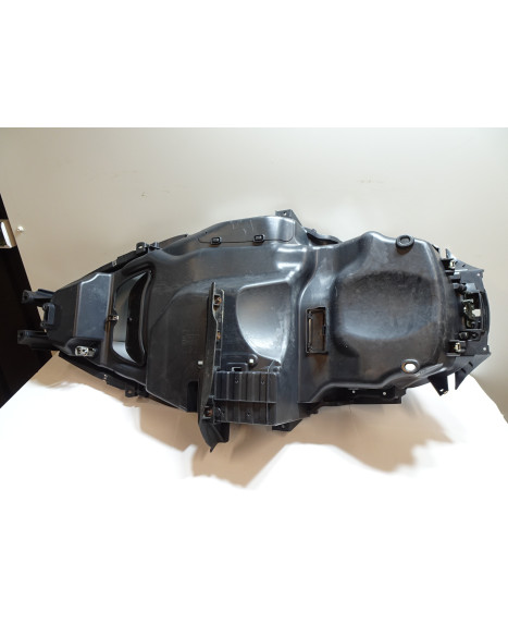 Piaggio MP3 500, sadellåda