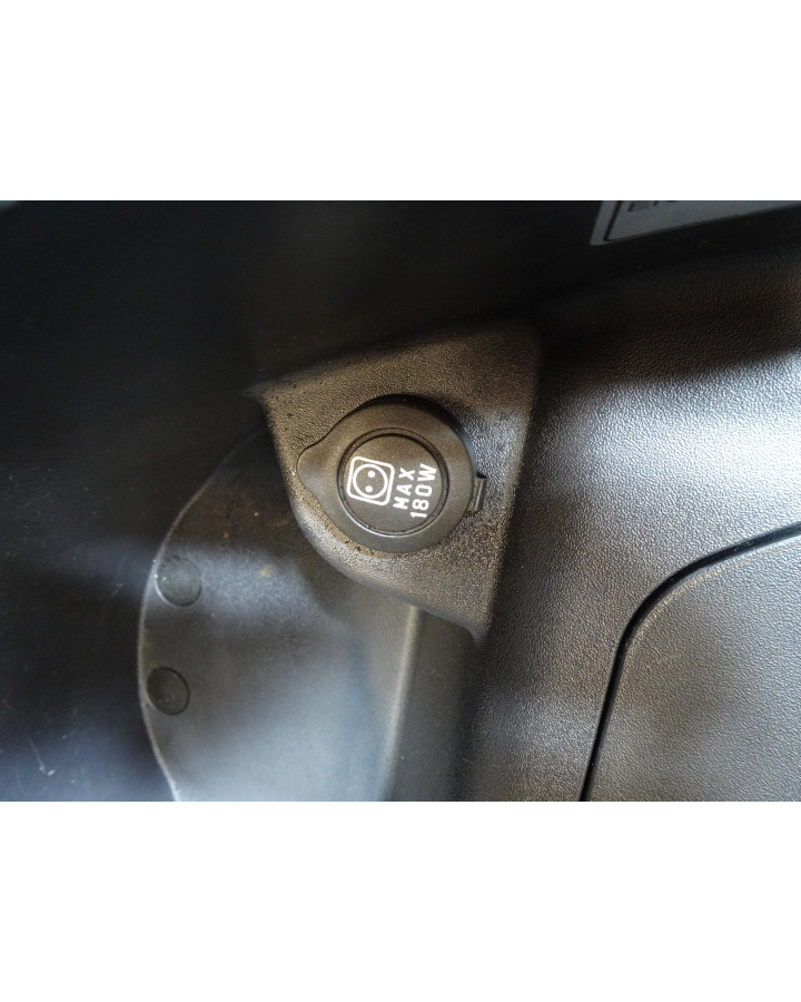 Piaggio MP3 500, sadellåda