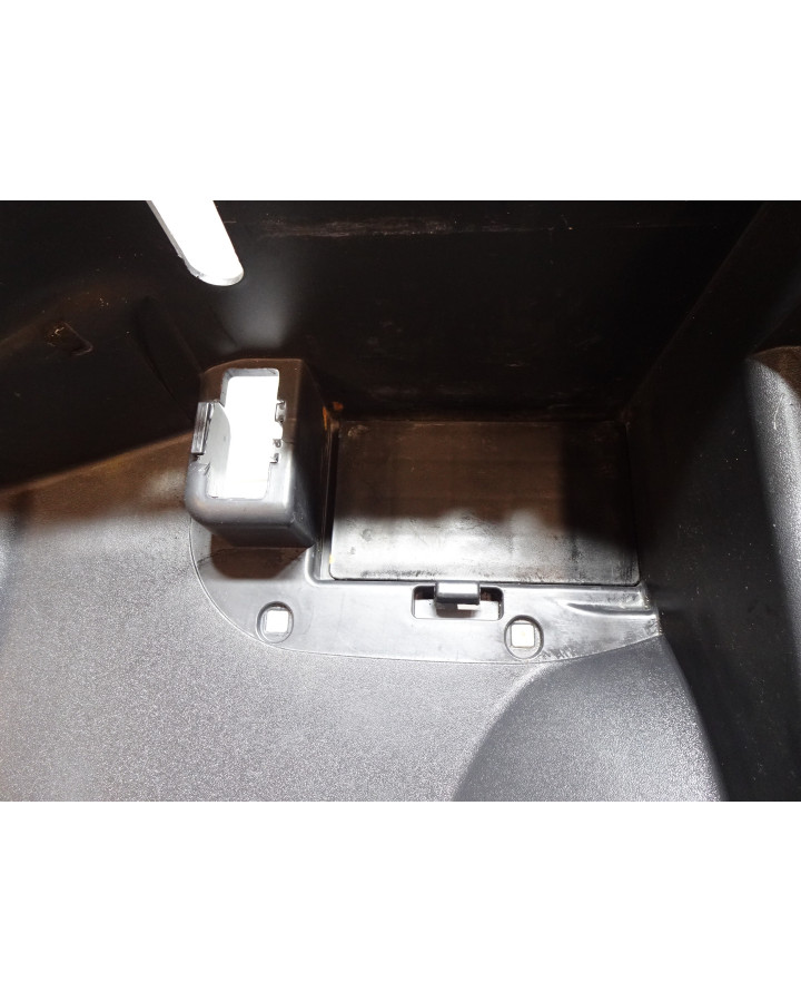 Piaggio MP3 500, sadellåda