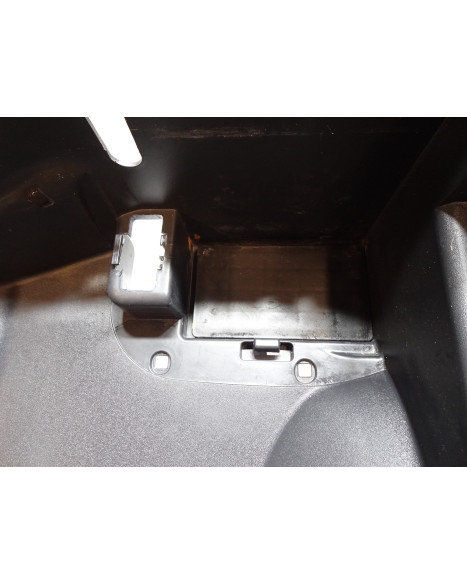 Piaggio MP3 500, sadellåda