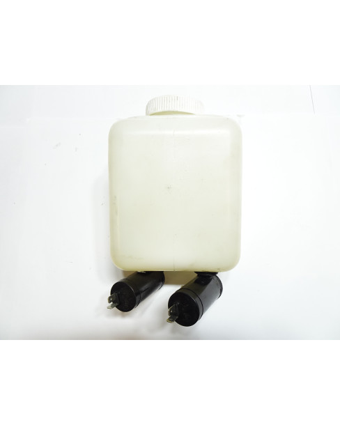 Casalini M20, spolarvätskebehållare