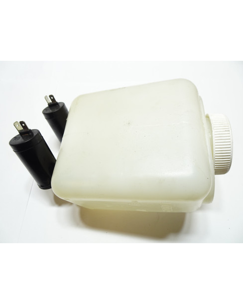 Casalini M20, spolarvätskebehållare 2