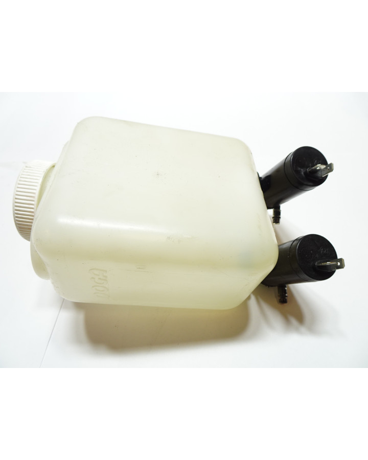 Casalini M20, spolarvätskebehållare