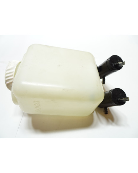 Casalini M20, spolarvätskebehållare