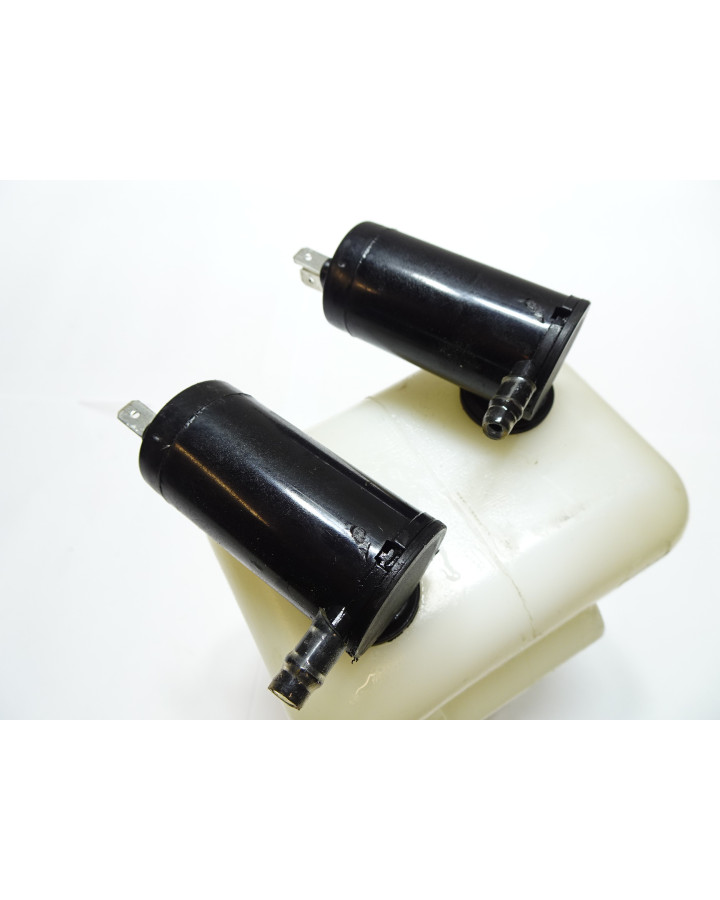 Casalini M20, spolarvätskebehållare