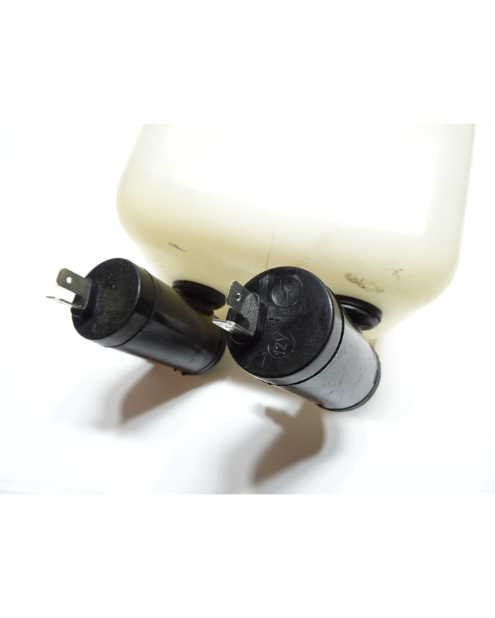 Casalini M20, spolarvätskebehållare