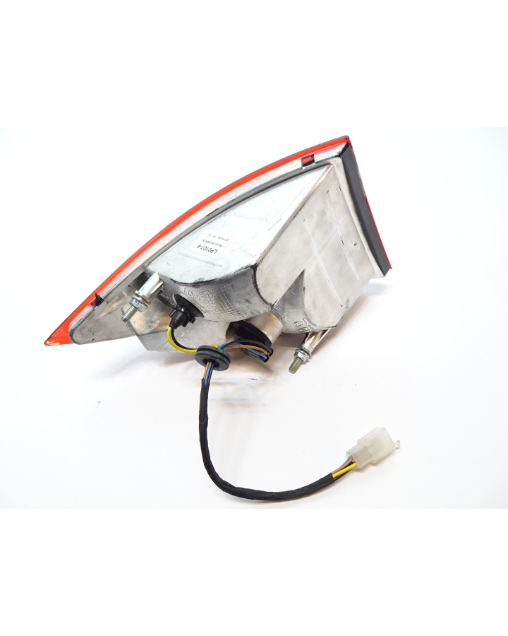 Aixam S9, baklykta höger