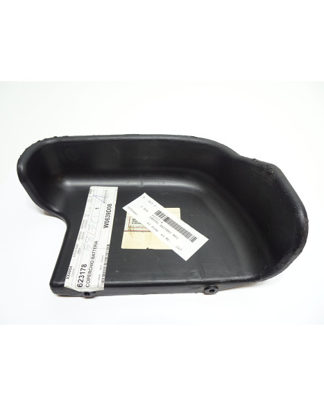 Piaggio MP3 250, batterilucka