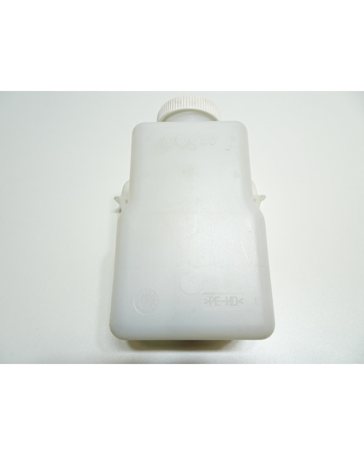 Ligier JS56, spolarvätskebehållare med pump