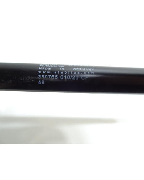 Ligier JS50/JS56, gasdämpare bagagelucka