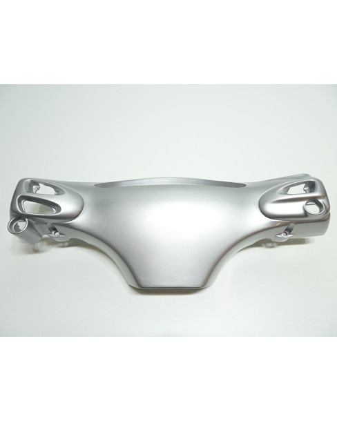 Vespa ET4 125, bakre styrkåpa 2