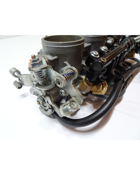 Kawasaki Z900, gasspjäll/insprut