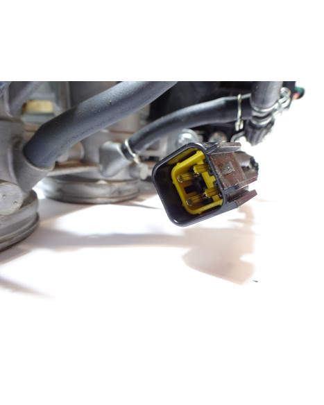 Kawasaki Z900, gasspjäll/insprut