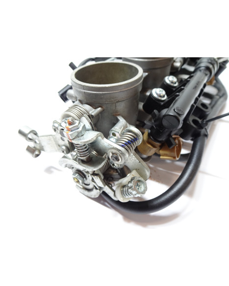 Kawasaki Z900, gasspjäll/insprut