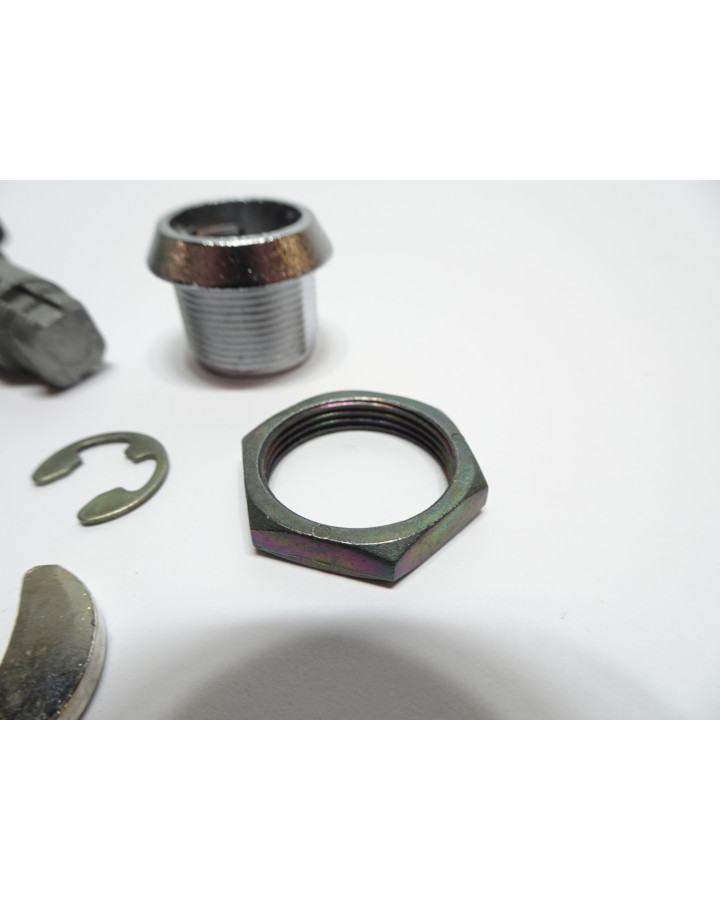 Piaggio, låscylinder toppbox