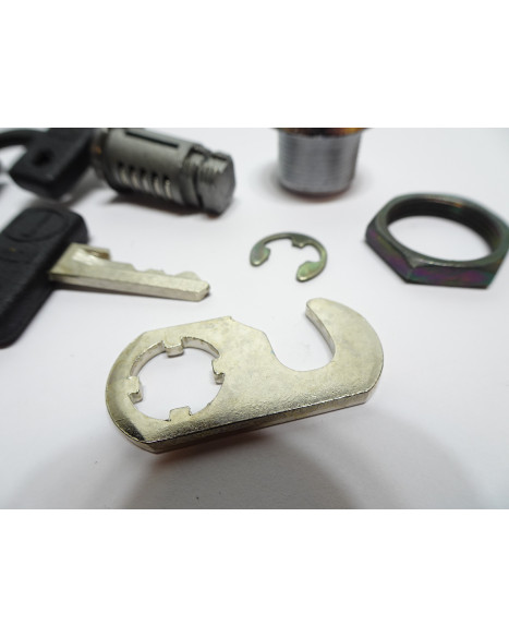 Piaggio, låscylinder toppbox