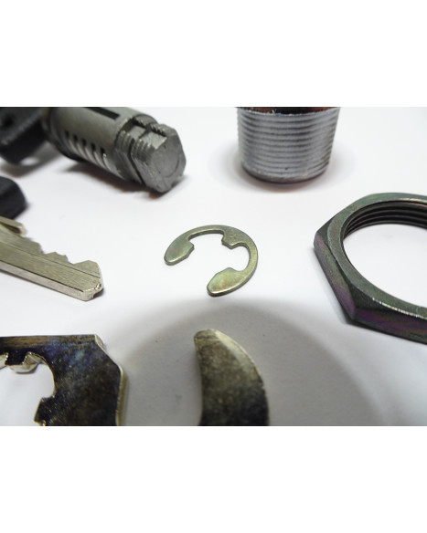 Piaggio, låscylinder toppbox