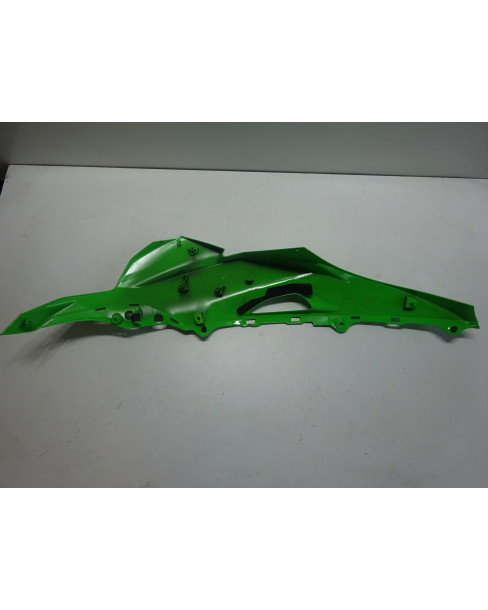 Kawasaki ZX10R, sidokåpa höger övre 2