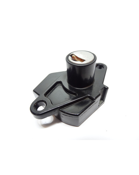 Aprilia SR50, sadellås