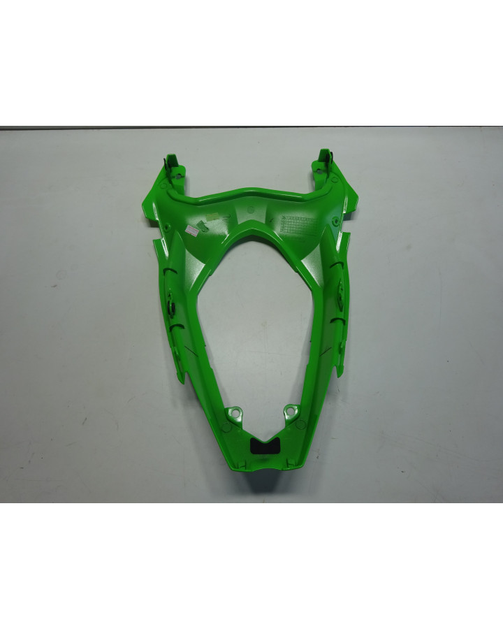 Kawasaki Ninja 400, bakskärm mitt