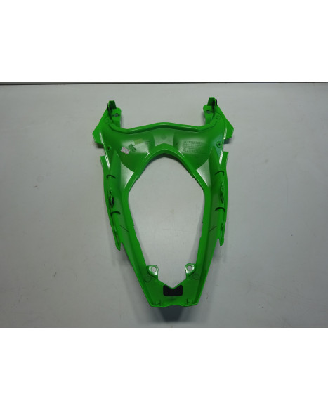 Kawasaki Ninja 400, bakskärm mitt
