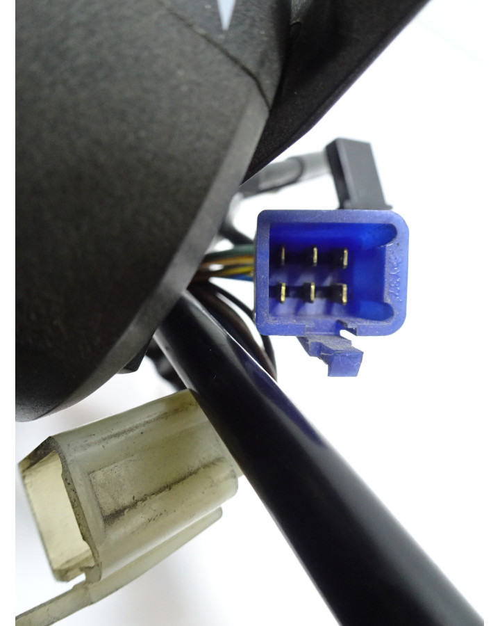 Yamaha YZF1000R Thunderace, omkopplare vänster